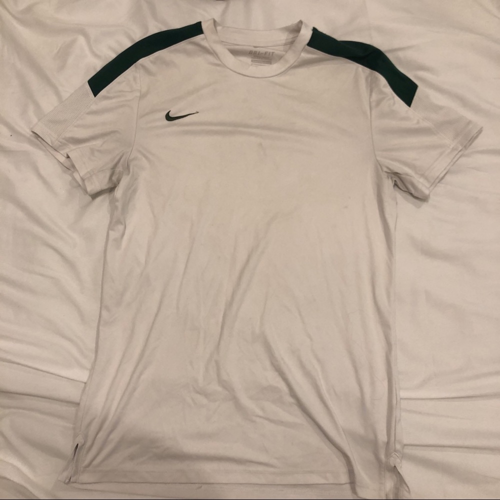 white nike workout shirt